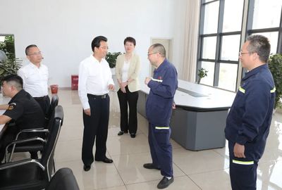 張定超在走訪慰問專家人才時強調 堅持把人才作為高質量發(fā)展的第一資源 為幸福六盤水現代化建設提供智力支撐
